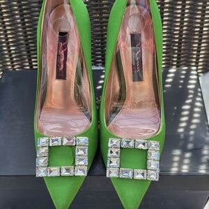 Elegant Green Women's Shoes with Crystal Embellishments